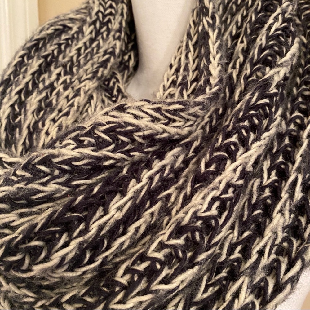 Chunky Knit Infinity Scarf - Picture 2 of 6